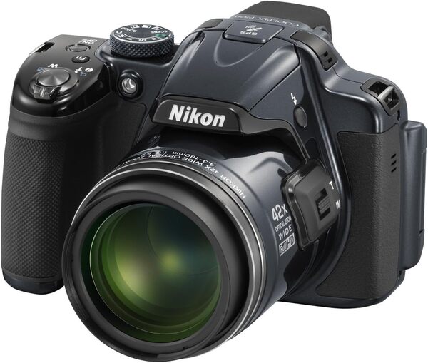 Nikon Coolpix P520 Appareil photo numérique compact 18,1 Mpix Ecran 3,2