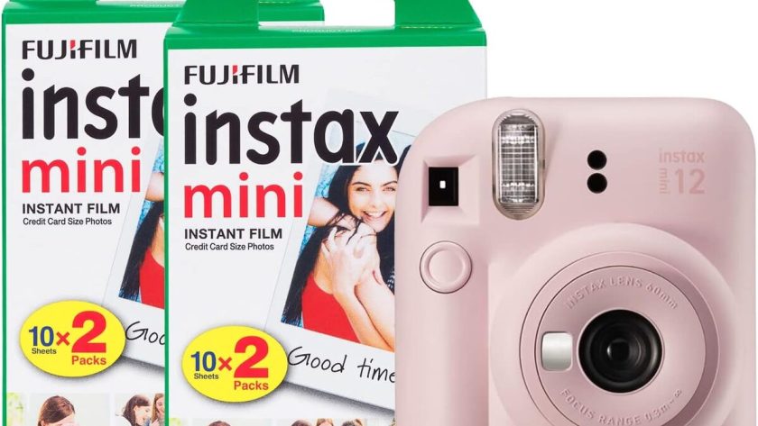 Test du Fujifilm Instax Mini 12 : pack rose fleur et 40 films