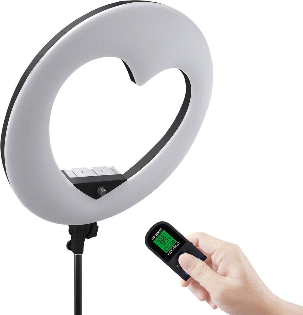 Test : yidoblo ring light cœur 96 W avec trépied et télécommande