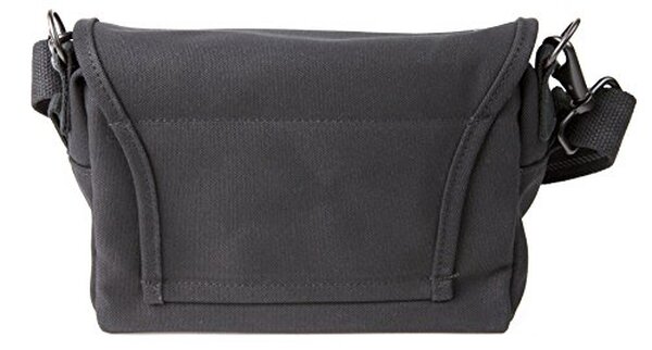 Découvrez le test complet de la sacoche Domke F-5XB : polyvalence et design au top pour protéger votre appareil photo lors de vos aventures photographiques