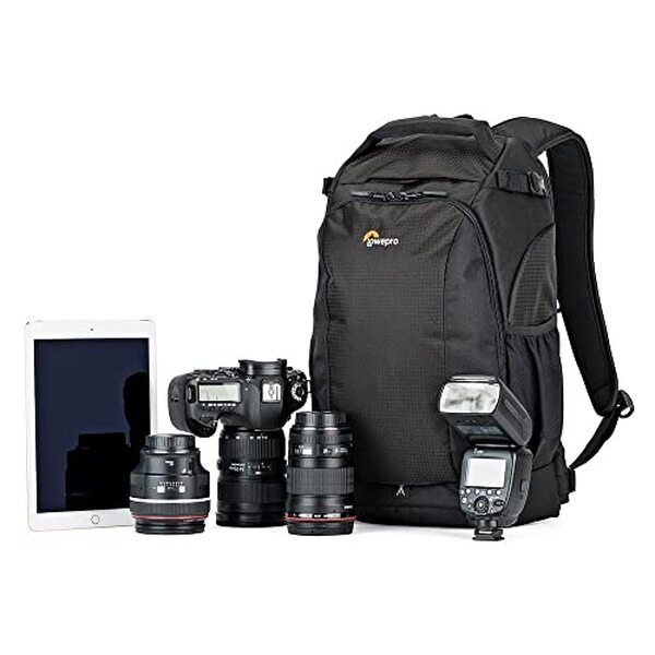 Explorez la polyvalence et l'ergonomie du sac à dos photo Lowepro Flipside BP 300 AW III dans cet article détaillé. Découvrez ses fonctionnalités innovantes pour un accès facilité et un confort optimal lors de vos aventures photographiques.