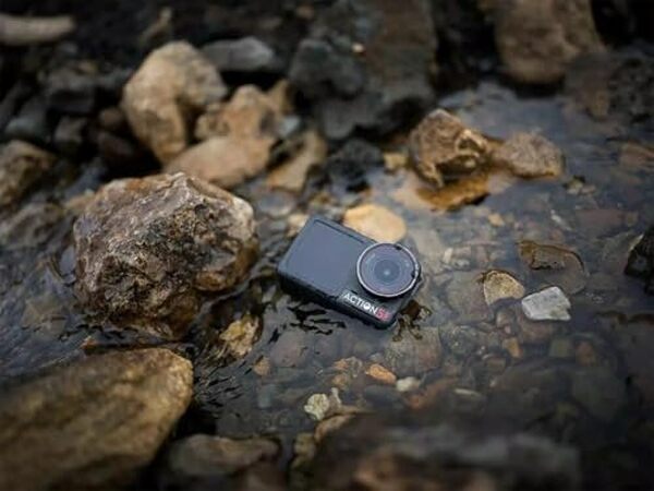 Découvrez notre test détaillé de la DJI Osmo Action 5 Pro : caméra étanche performante avec stabilisation avancée, idéale pour vos aventures en 4K.