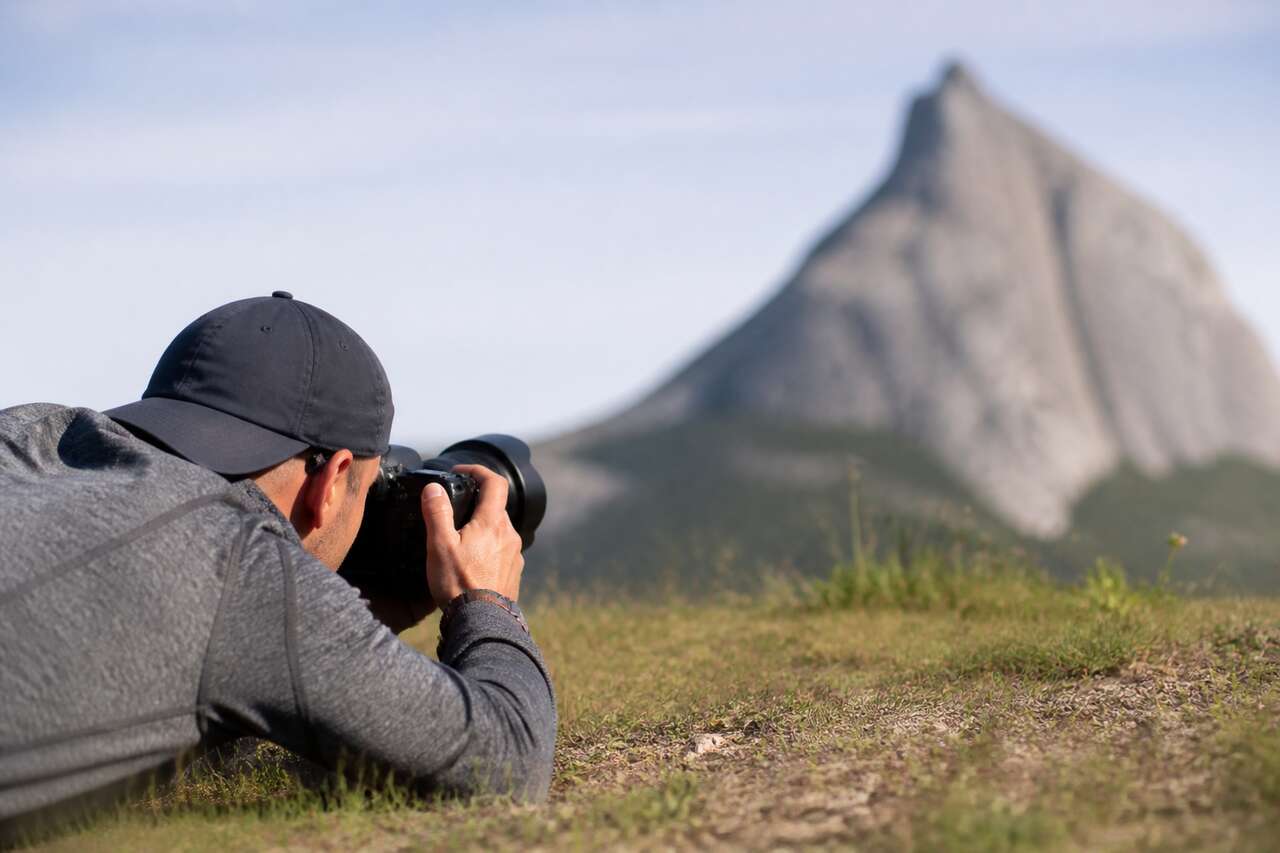 Comment photographier en contre-plongée : méthode terrain pas à pas Comment photographier en contre-plongée : méthode terrain pas à pas
